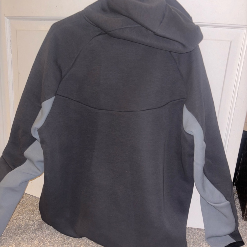 Nike Tech Jacket - Picture 3 of 4